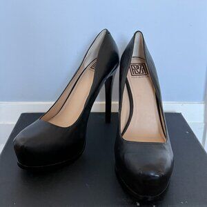 Pour La Victoire Pumps - Size 10